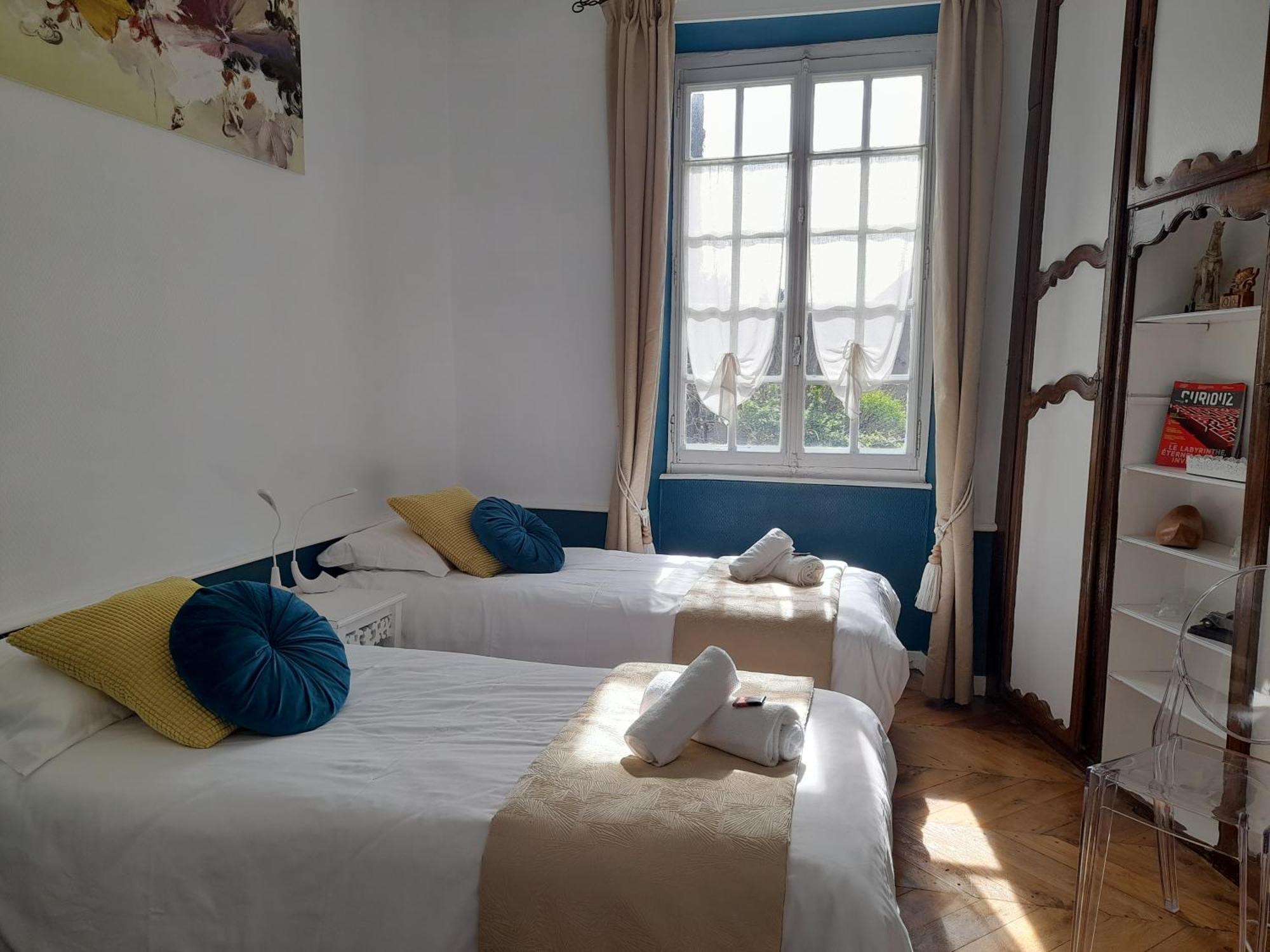 La Maison Du Prince De Conde Charroux-d'Allier Bagian luar foto