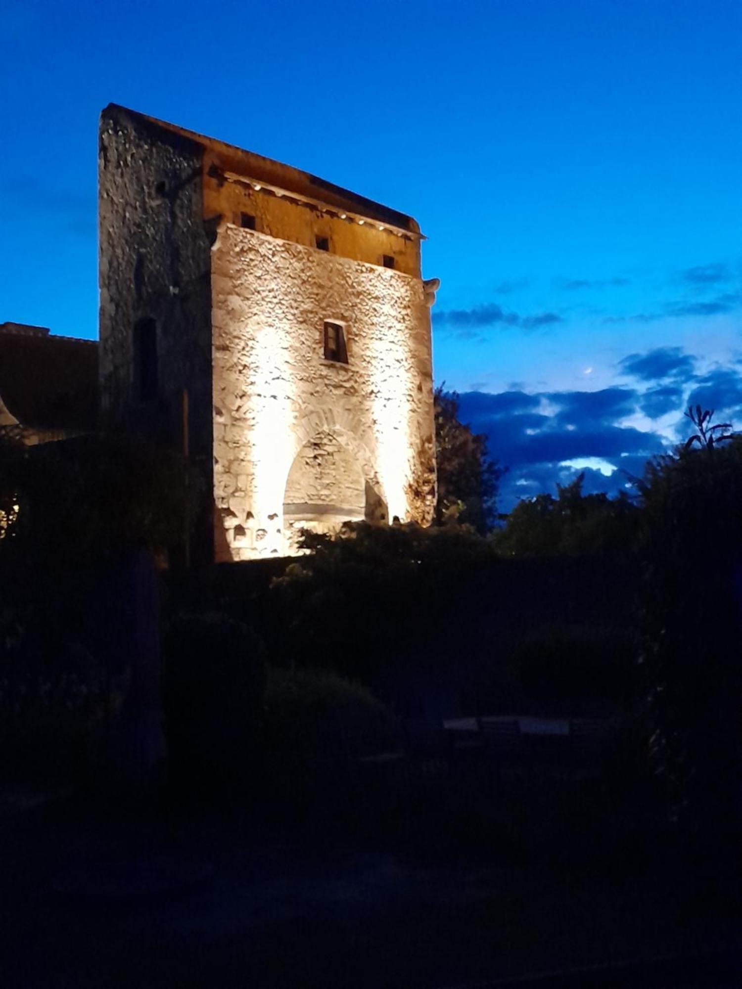 La Maison Du Prince De Conde Charroux-d'Allier Bagian luar foto
