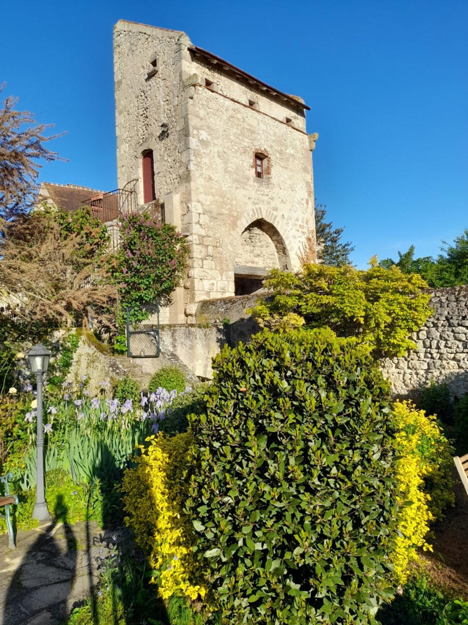 La Maison Du Prince De Conde Charroux-d'Allier Bagian luar foto
