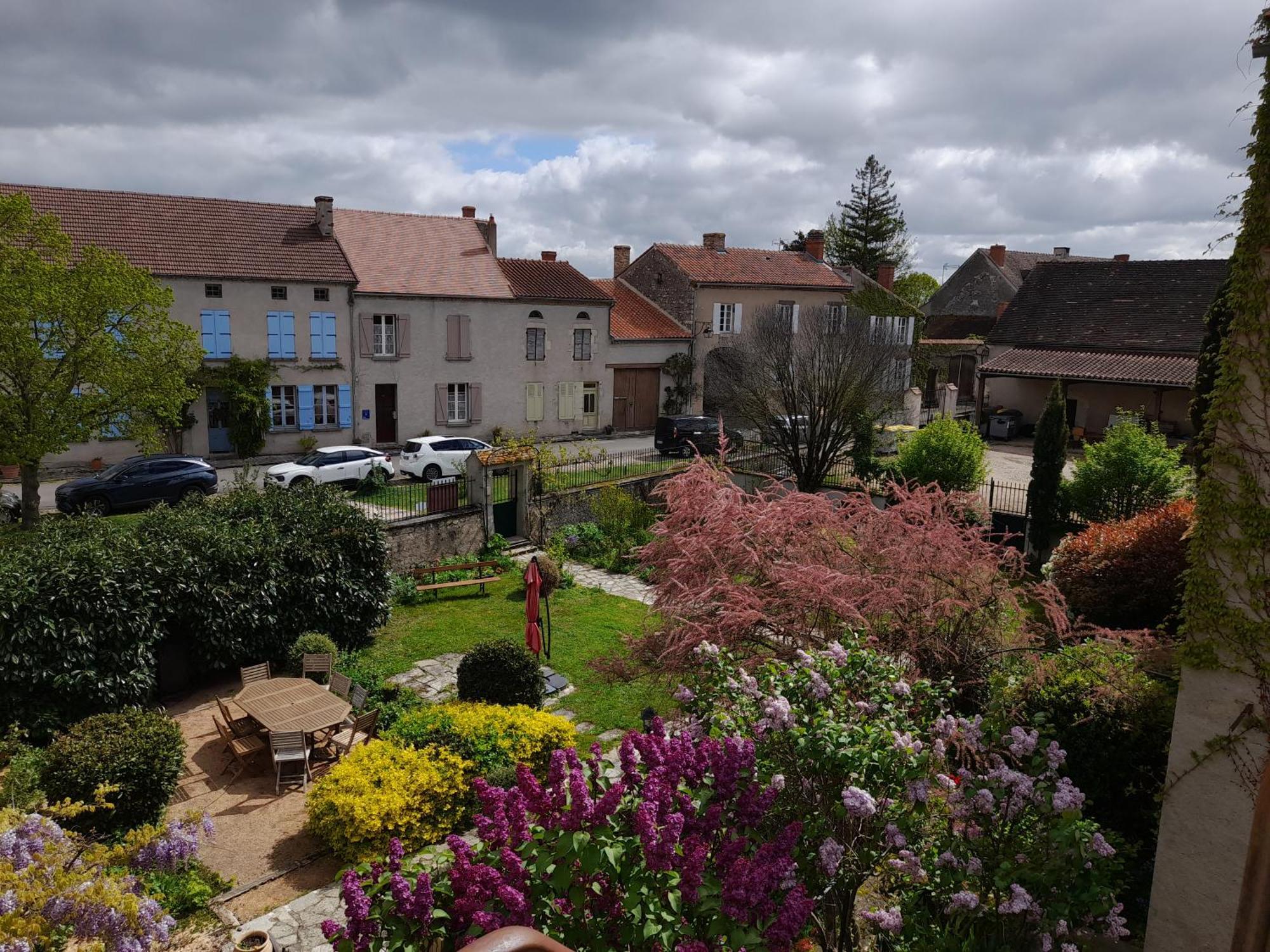 La Maison Du Prince De Conde Charroux-d'Allier Bagian luar foto