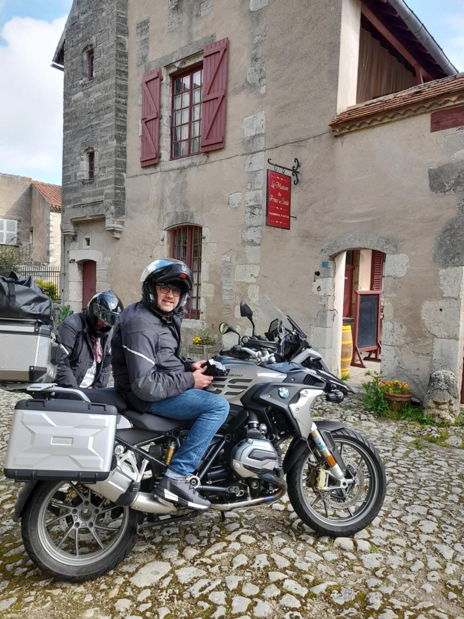 La Maison Du Prince De Conde Charroux-d'Allier Bagian luar foto